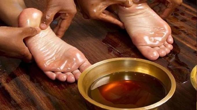 soles massage with mustard oil, pairo ke talwe me sarso ke tel lagana