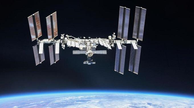 अंतरिक्ष स्टेशन (space station)
