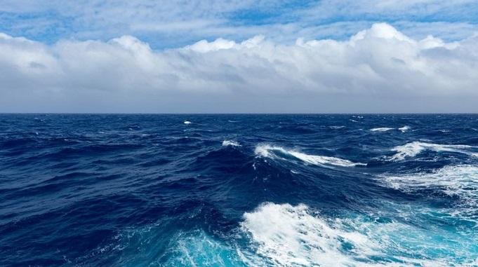 interesting facts about seas and oceans