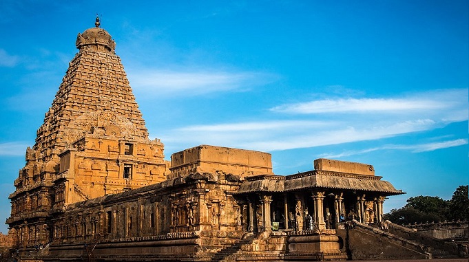 brihadeshwara temple, brihadisvara temple, brihadeeswara temple, peruvudaiyar kovil, rajarajeshwara temple thanjavur, chola emperor rajaraja i, chola dynasty, chola temple architecture