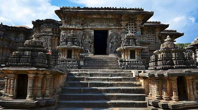 hoysaleswara temple information