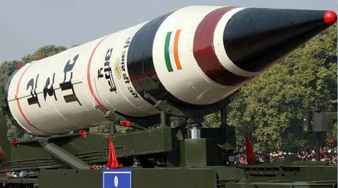 agni 5 nuclear capable ballistic missile range speed drdo, agni 5 missile, agni 5 ballistic missile, agni 5 range, agni 5 speed, agni 5 drdo, अग्नि-5 बैलिस्टिक मिसाइल, अग्नि-5 मिसाइल की मारक क्षमता और स्पीड