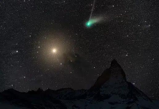 Comet ZTF and Mars (2023 Feb 13), Image Credit & Copyright: Donato Lioce